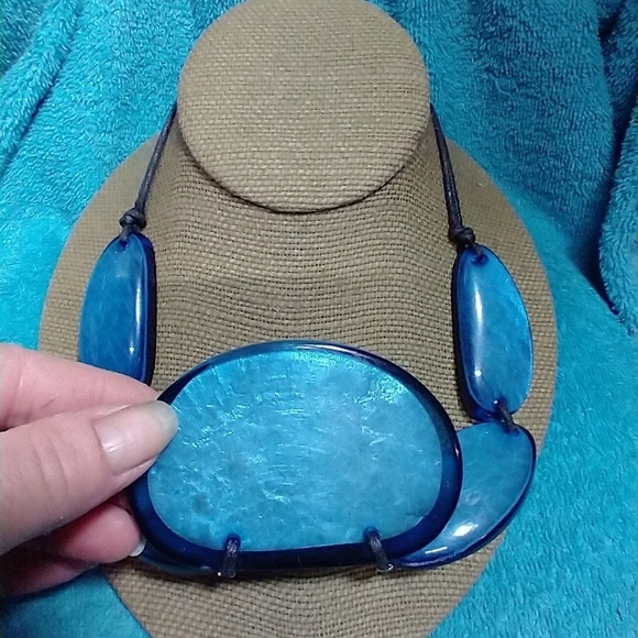 Elegant Huge Blue Statement Necklace on black cord vintage - Picture 3 of 5